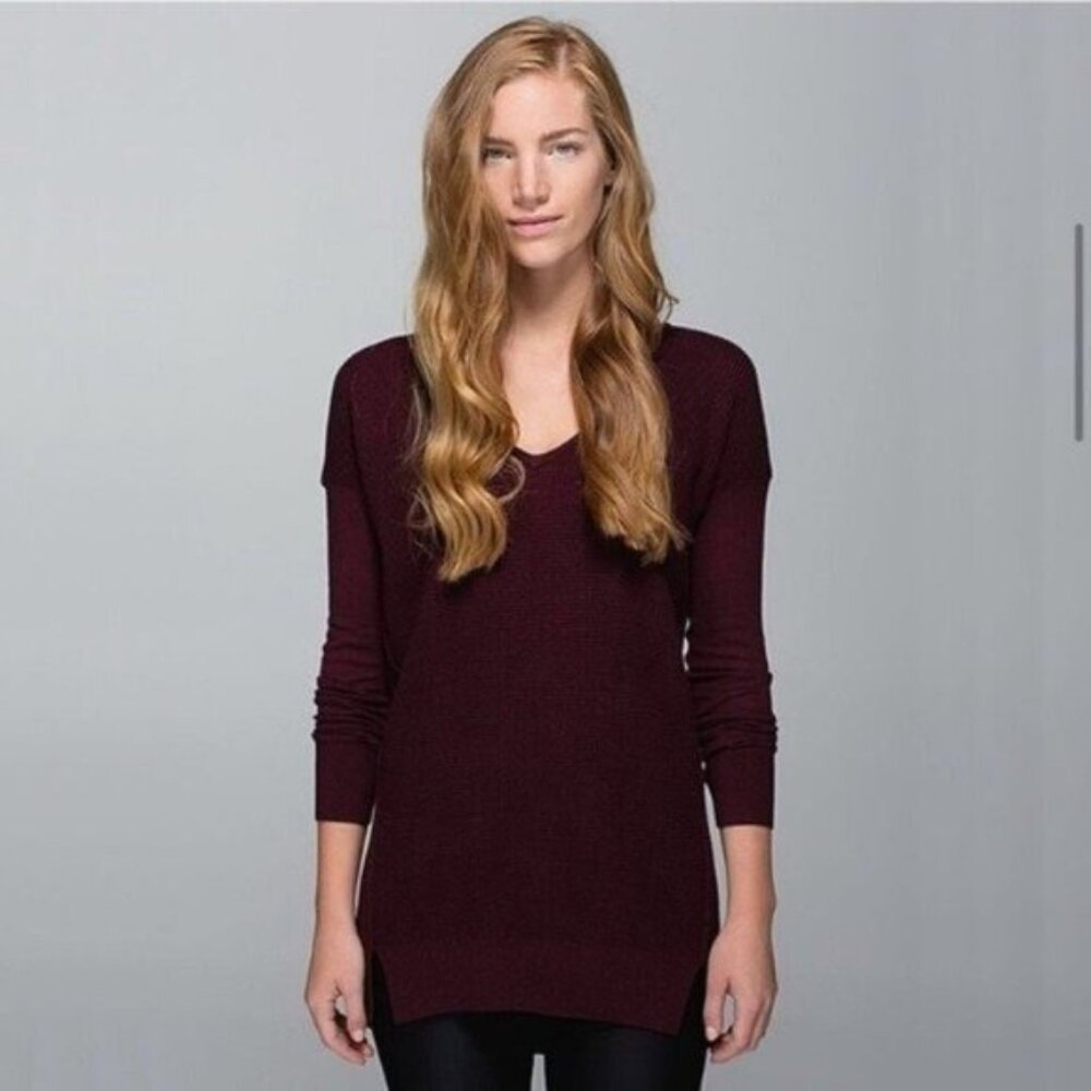 Lululemon VNeck Ribbed Purple Knit Sweater with Thumbholes Waffle Knit